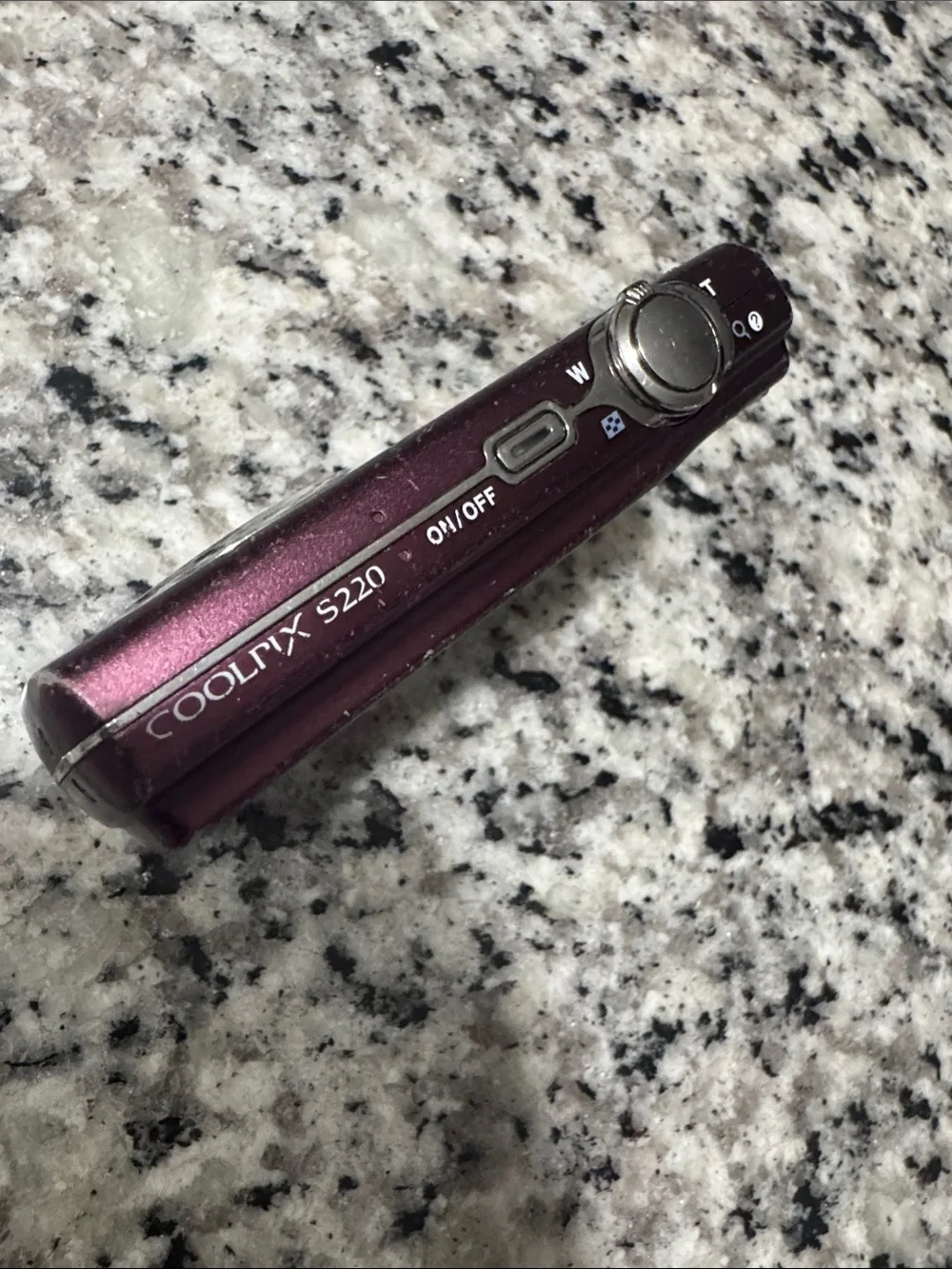 Nikon COOLPIX S220 Compact Digital Camera - Metallic Plum
